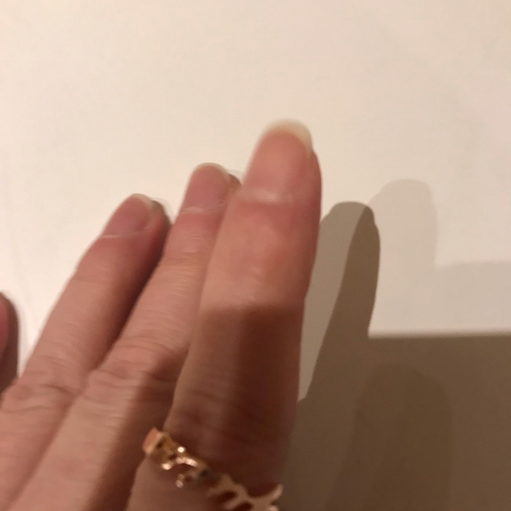 Guess  gold ring nwot​​​​​​​​ - Picture 3 of 4